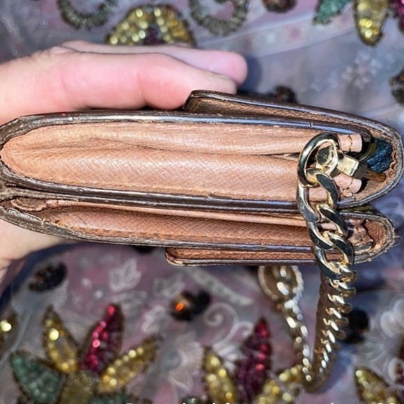 Louis Vuitton Elise Purse In Monogram, Crossgrain Leather with Chain and Charm - Picture 4 of 11